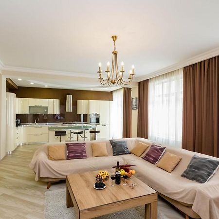 Rustaveli Residence III Тбилиси Екстериор снимка
