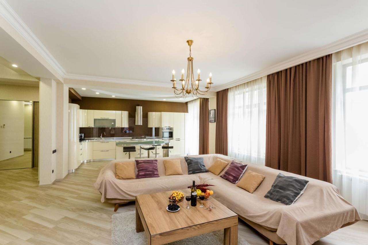 Rustaveli Residence III Тбилиси Екстериор снимка