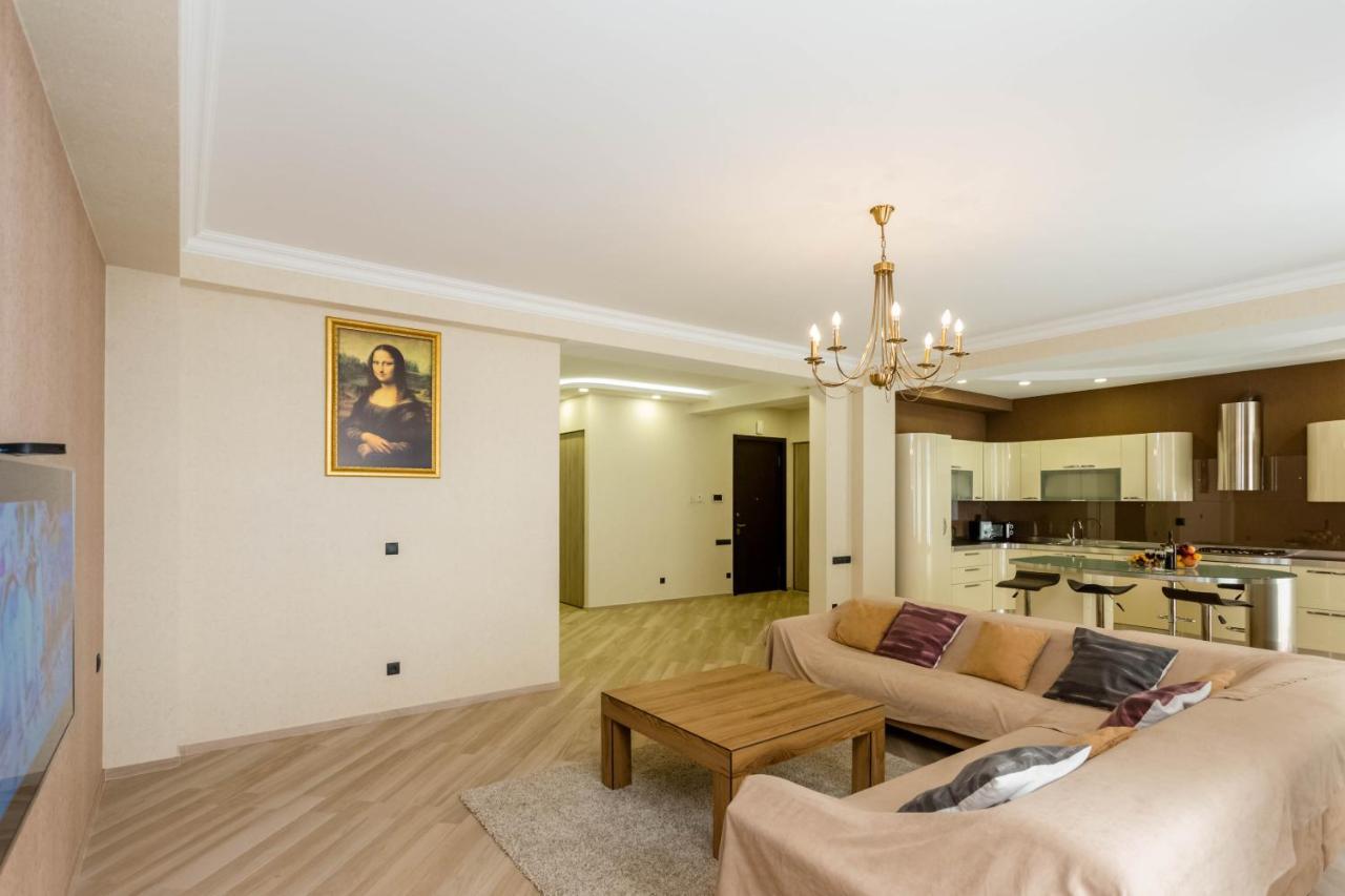 Rustaveli Residence III Тбилиси Екстериор снимка