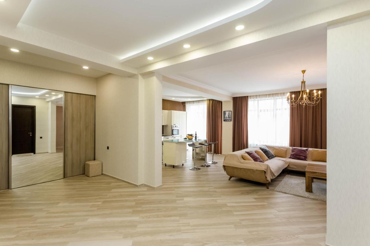 Rustaveli Residence III Тбилиси Екстериор снимка