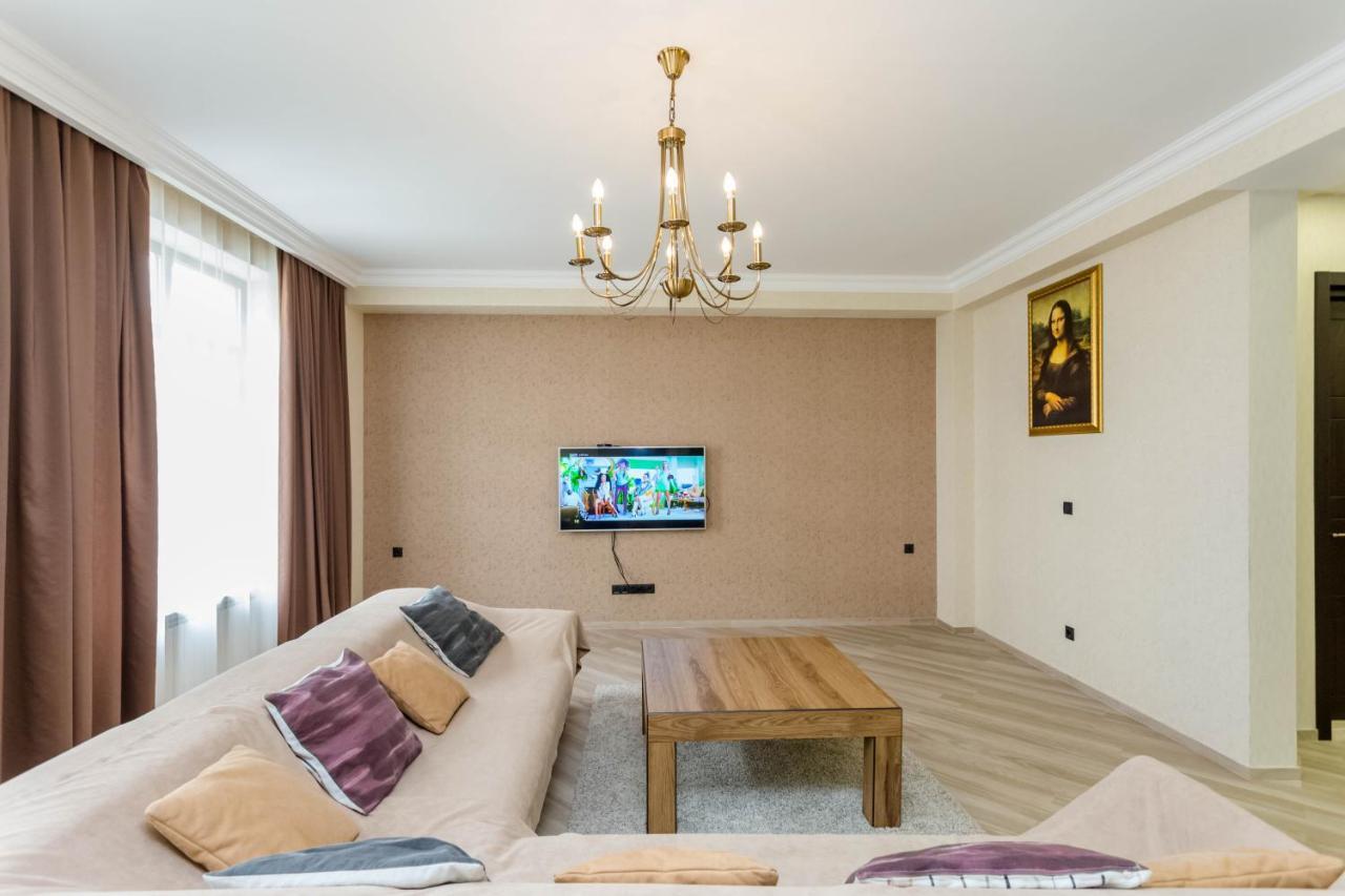 Rustaveli Residence III Тбилиси Екстериор снимка