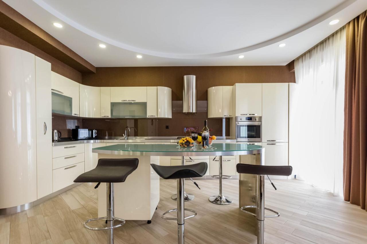 Rustaveli Residence III Тбилиси Екстериор снимка